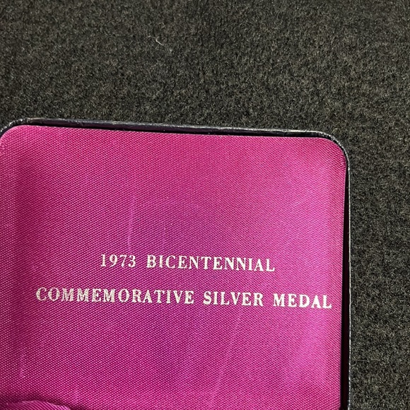 1973 Bicentennial Commemorative Silver Medal - Picture 3 of 3